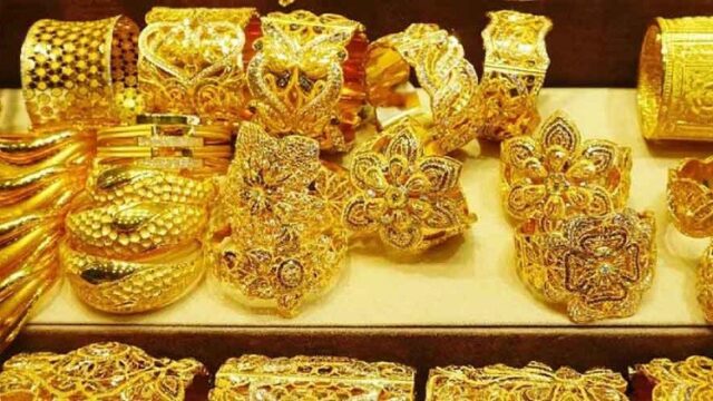 বেড়েছে সোনার দাম, আজ থেকে বিক্রি হবে নতুন দামে