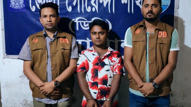 বেগমগঞ্জের শীর্ষ সন্ত্রাসী দেলোয়ার গ্রেফতার