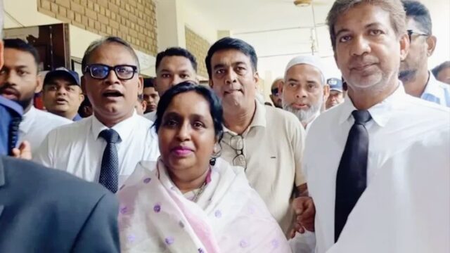 পুনরায় জামিন পেয়ে আদালত প্রাঙ্গণেই ‘জয় বাংলা’ স্লোগান আইভীর